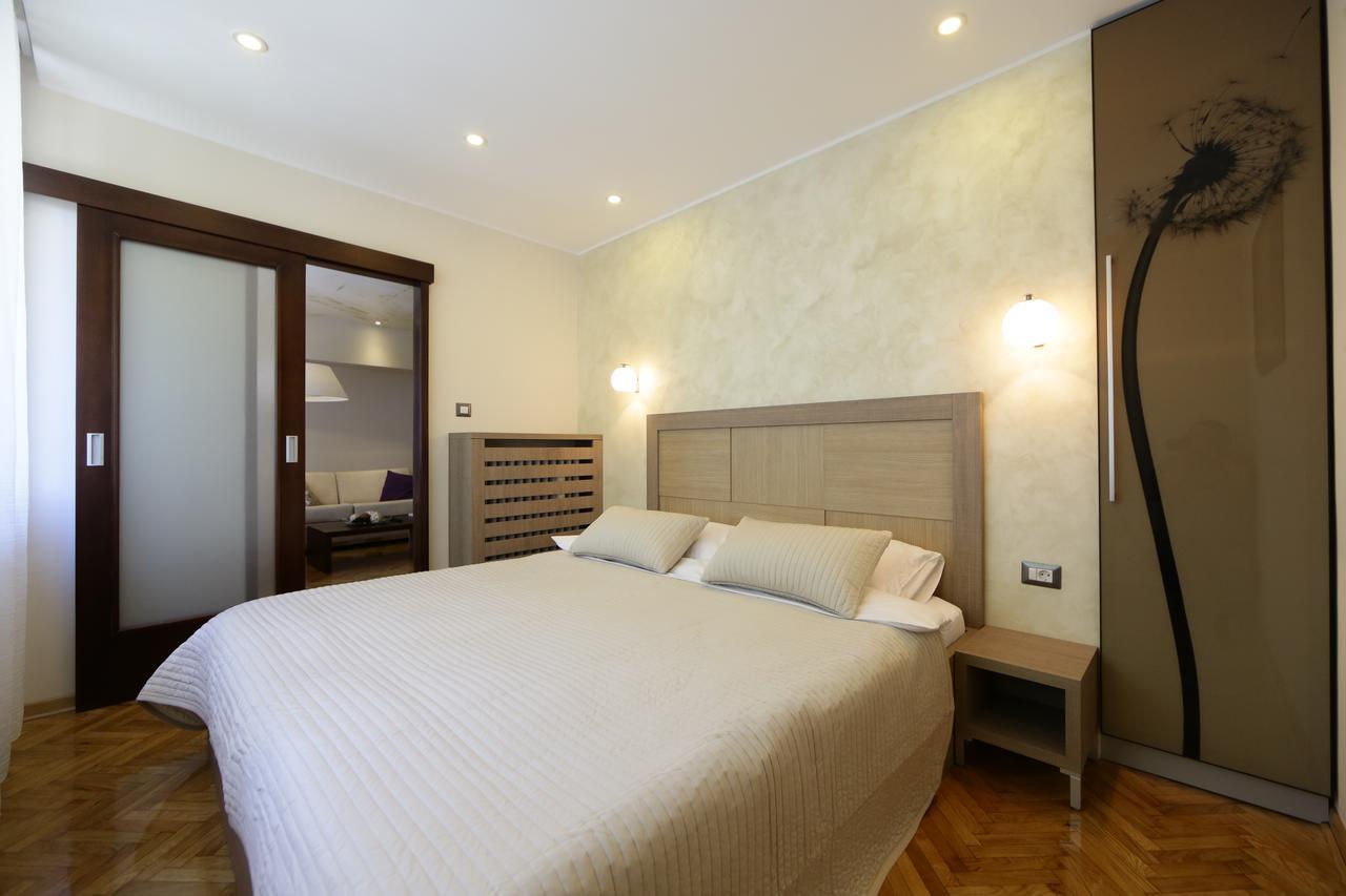 Apartment Piano Belgrado Buitenkant foto
