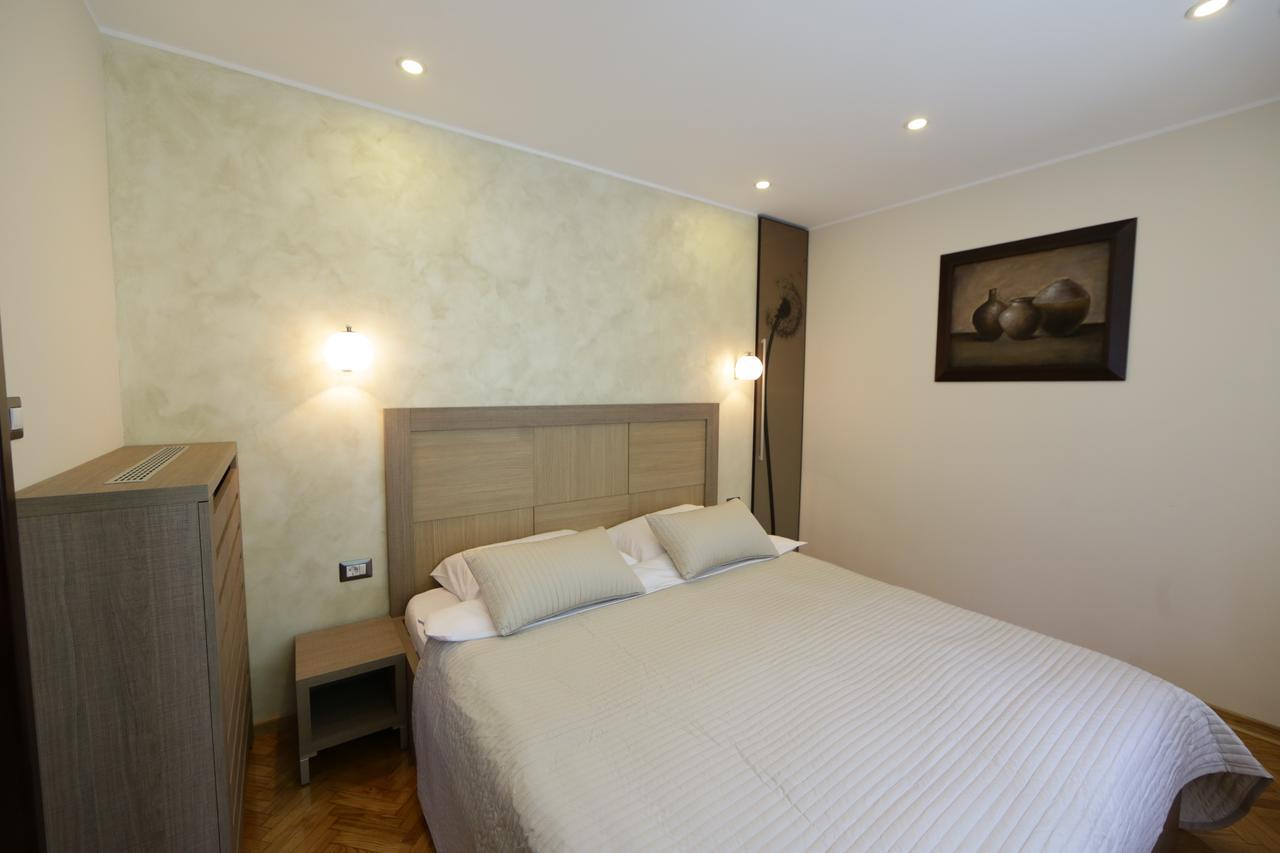 Apartment Piano Belgrado Buitenkant foto